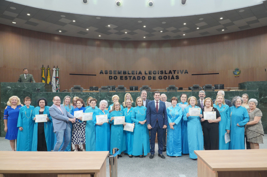 Parlamento presta homenagem pelos 55 anos da Academia Feminina de Letras e Artes de Goiás